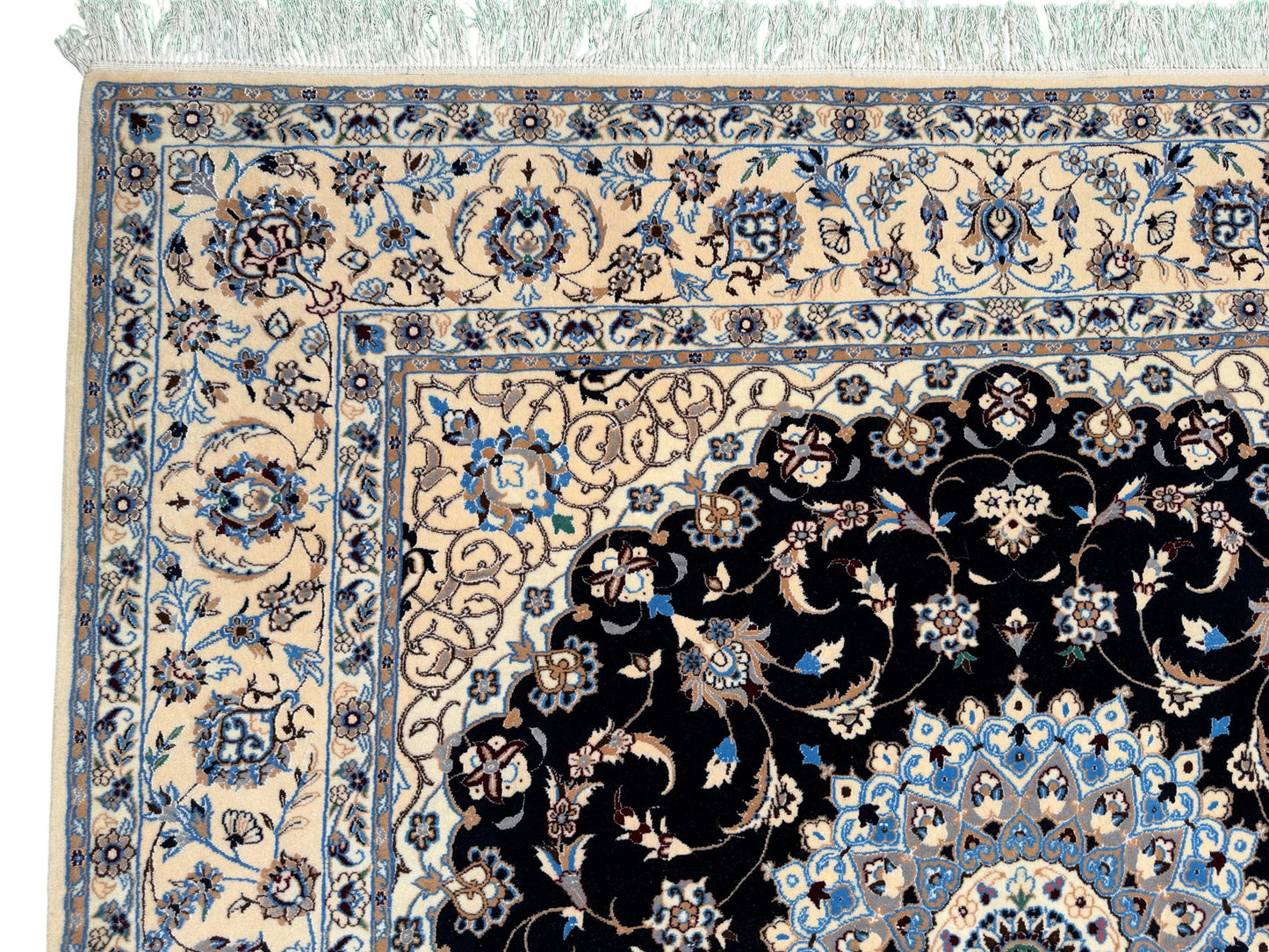 Nain 6LA in Safavid floral design, c.1990, Persia,  171x172cm | Rug# 11013