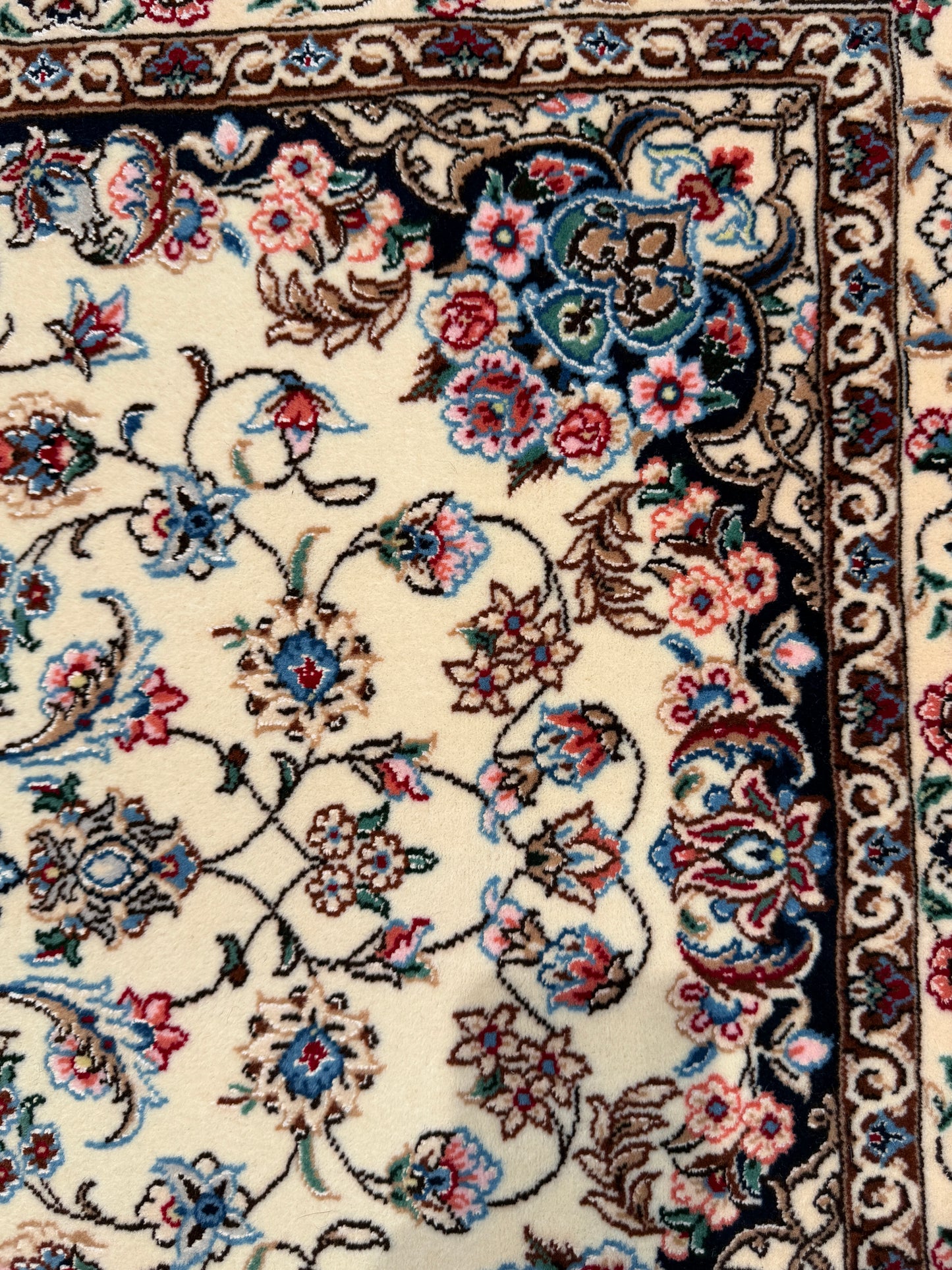 Nain 6LA in allover floral design, c.1990, Persia,  118x80cm | Rug# 11015