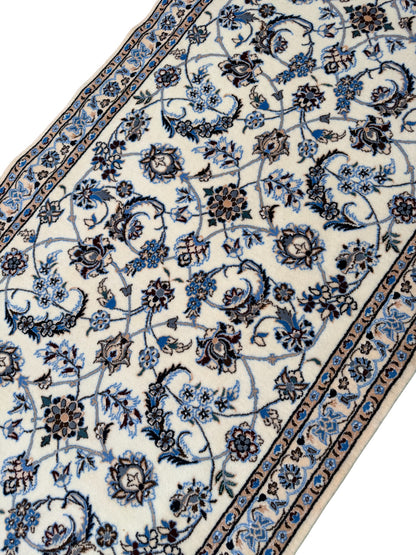 Nain 6LA in allover floral design hall runner, c.1990, Persia, 434x88cm | Rug# 11016