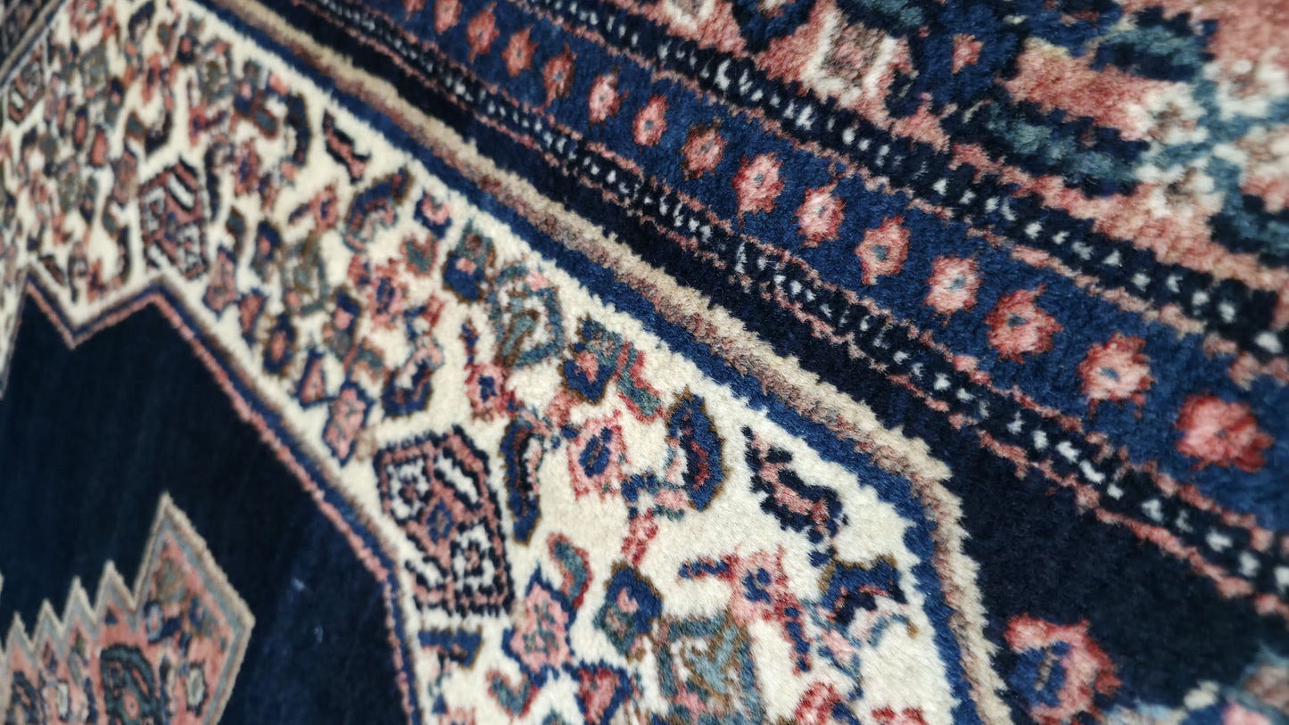 Hand knotted vintage Senneh rug 160×130 cm | Rug# 11509