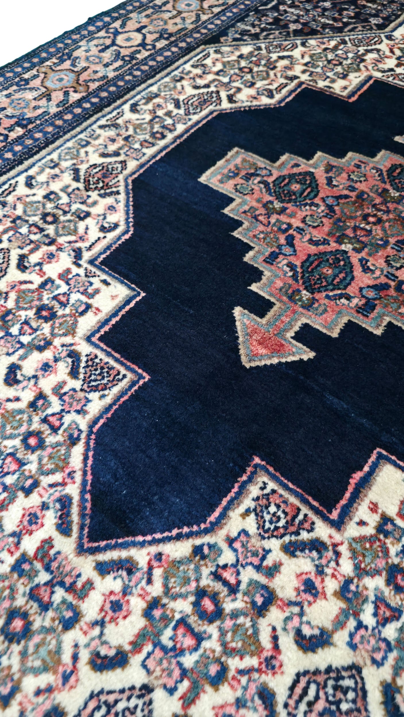 Hand knotted vintage Senneh rug 160×130 cm | Rug# 11509