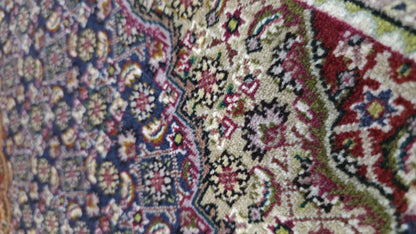 Hand knotted superfine Tabriz Mahi rug 137×107 cm | Rug# 11515