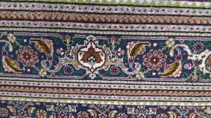 Hand knotted superfine Tabriz Mahi rug 137×107 cm | Rug# 11515