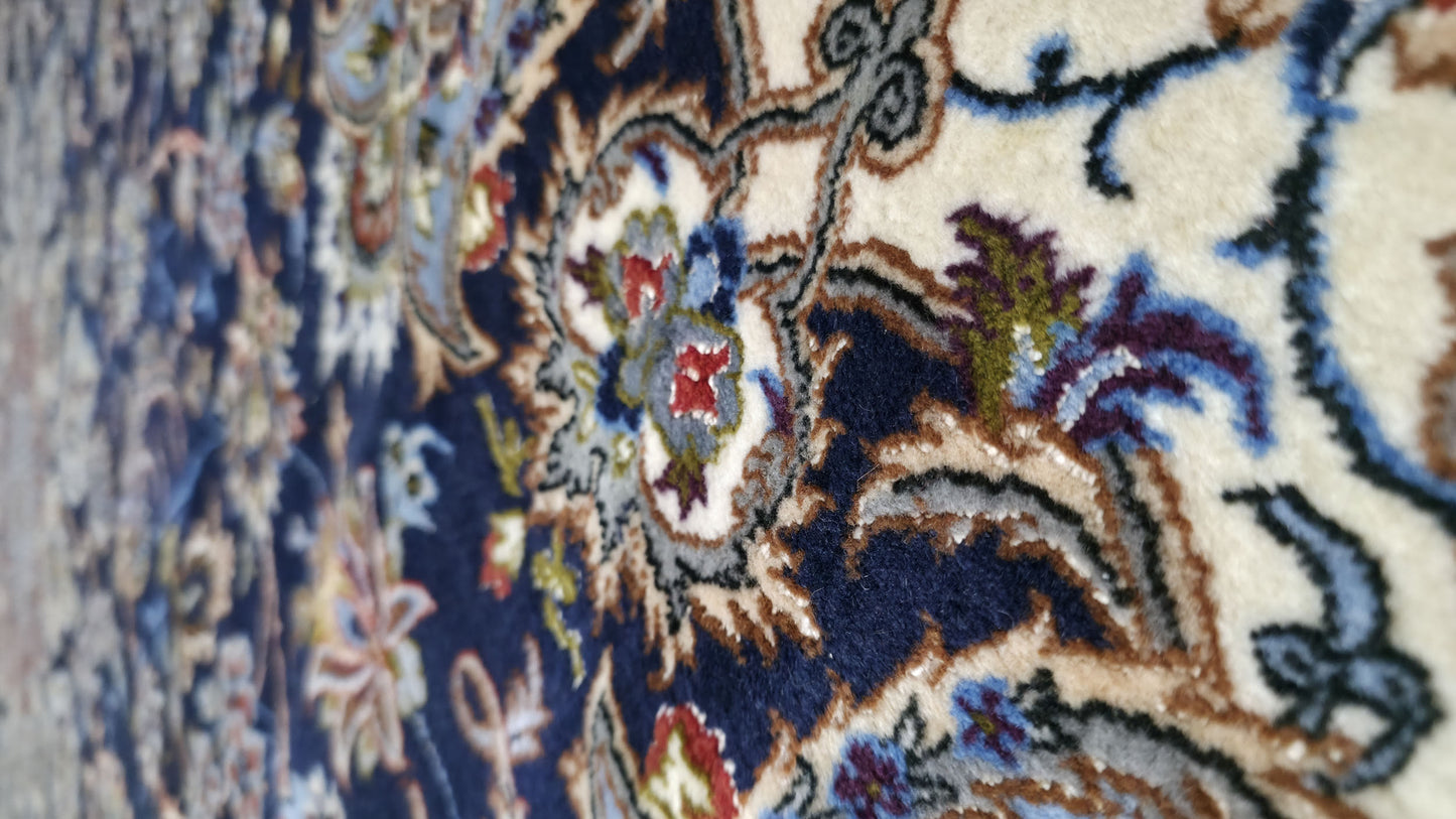 Vintage & superfine Isfahan 260×115 cm | Rug# 11526