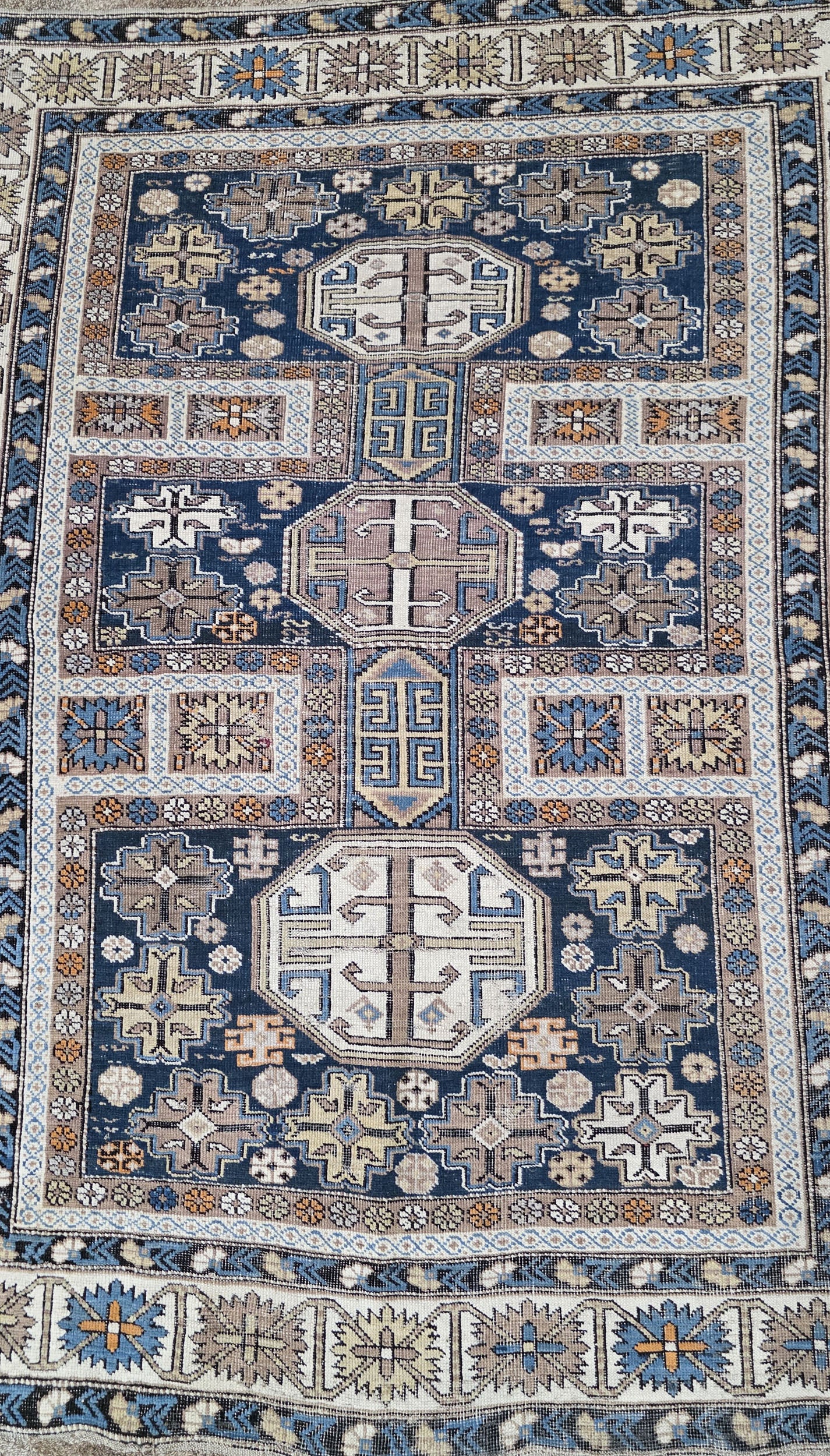 Hand knotted antique Caucasian Kazak rug 150×120 cm | Rug# 11530