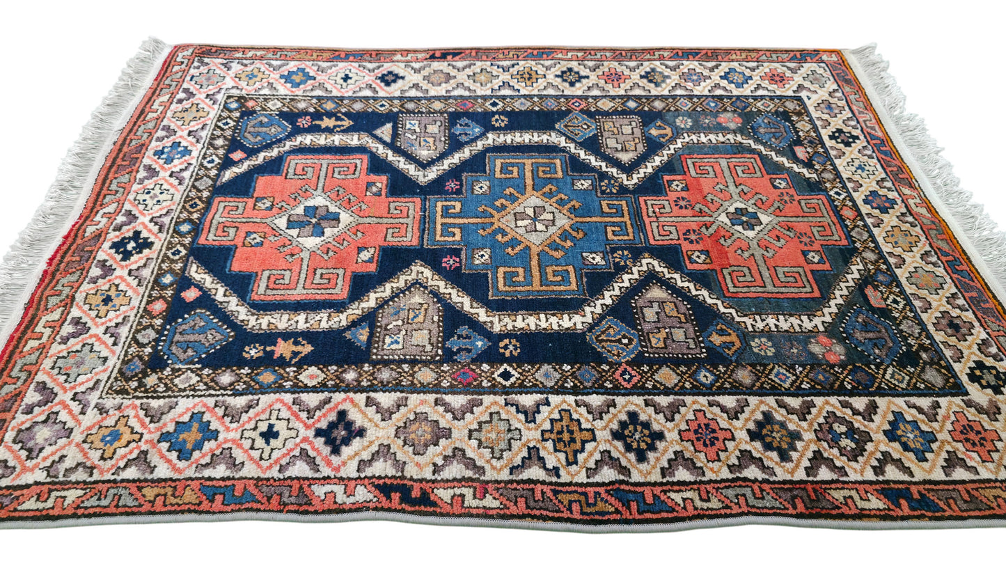Hand knotted antique Caucasian Kazak rug 180×120 cm | Rug# 11534