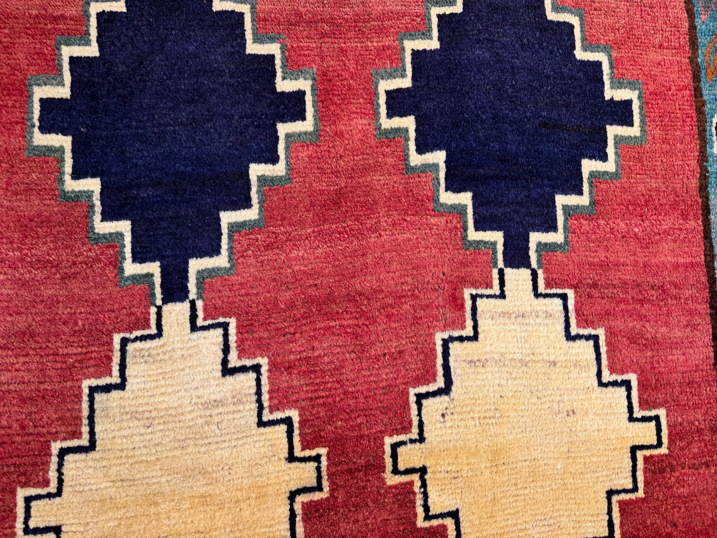 vintage nomadic Gabbeh, Persia 200×134 cm | Rug# 17140