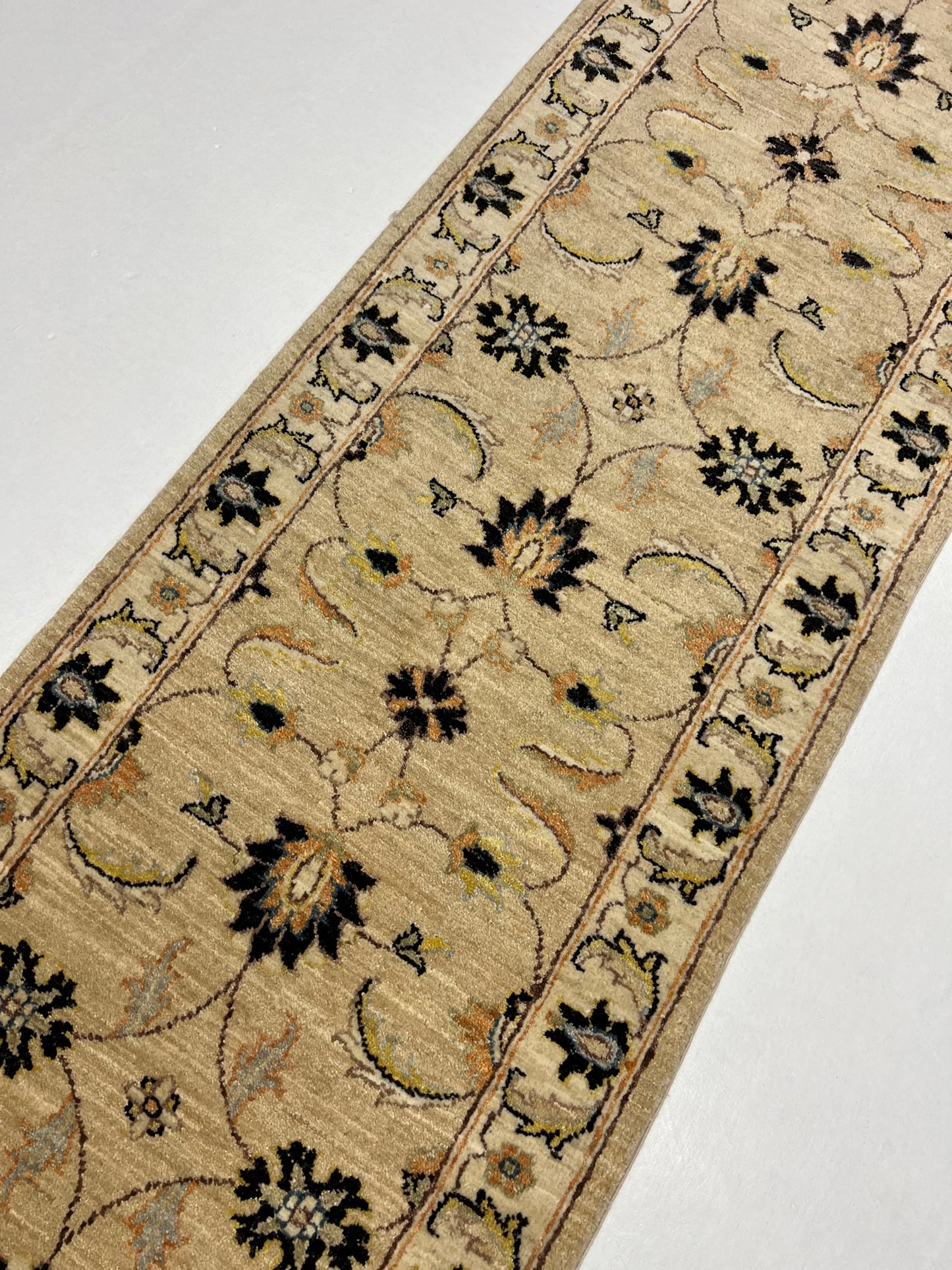Afghan Chobi 19th-c Sultanabad design, 379x72cm | Rug# 24170