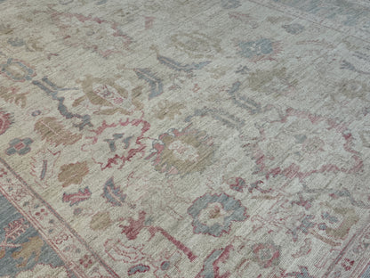 Classic rug in 17th-C Oushak design, organic dyes, 304x242cm | Rug# 26188