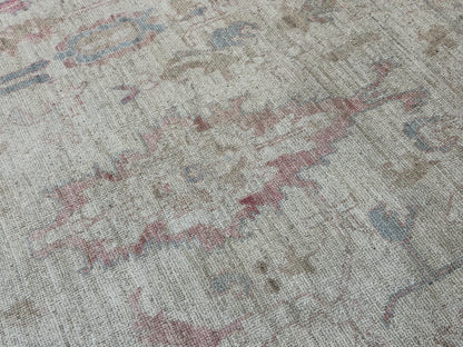 Classic rug in 17th-C Oushak design, organic dyes, 304x242cm | Rug# 26188