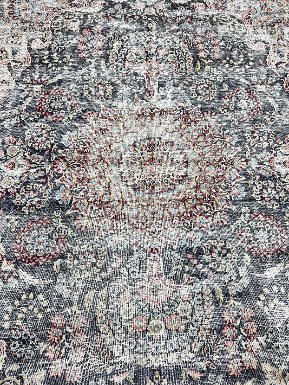 Vintage & Distressed Persian Rug ,381x285 cm | Rug#26786