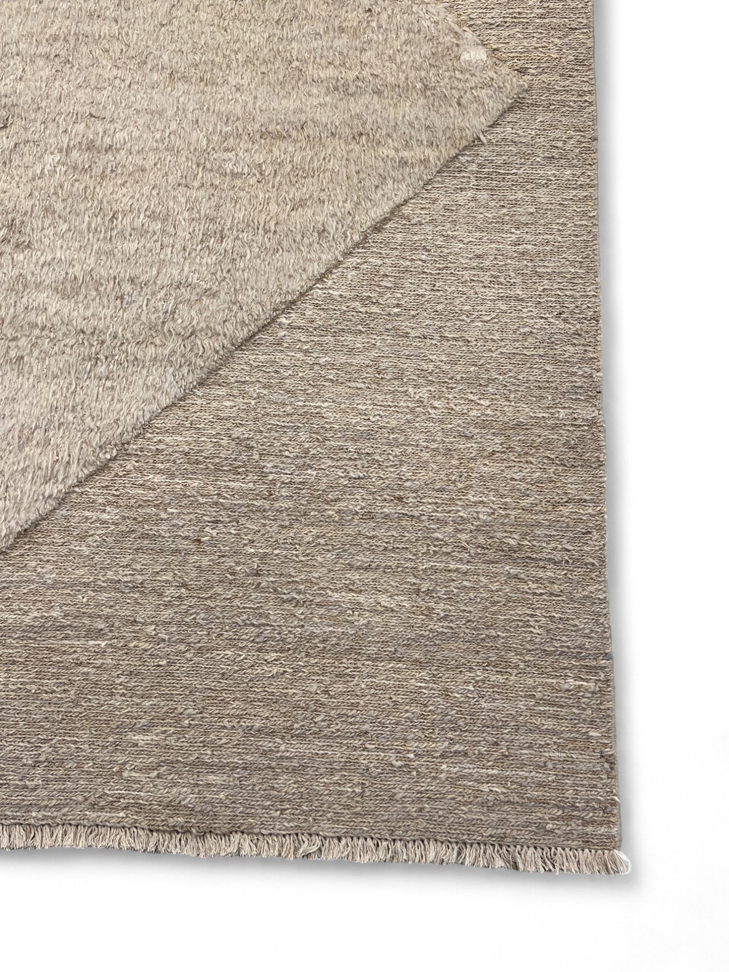 Custom-made hand woven designer rug in Saumak 247x170 cm | Rug# 27000