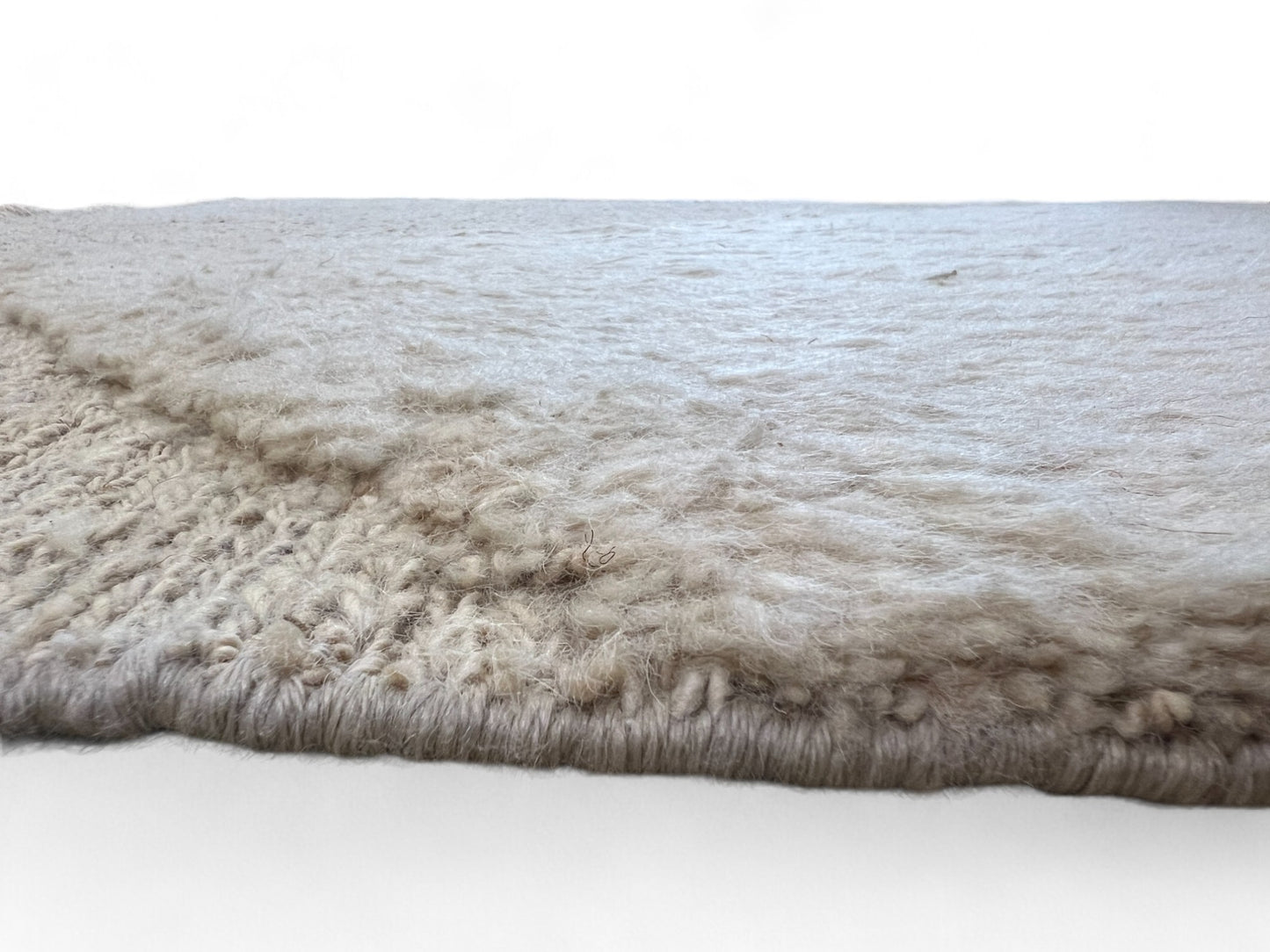 Custom-made hand woven designer rug in Saumak 247x170 cm | Rug# 27000