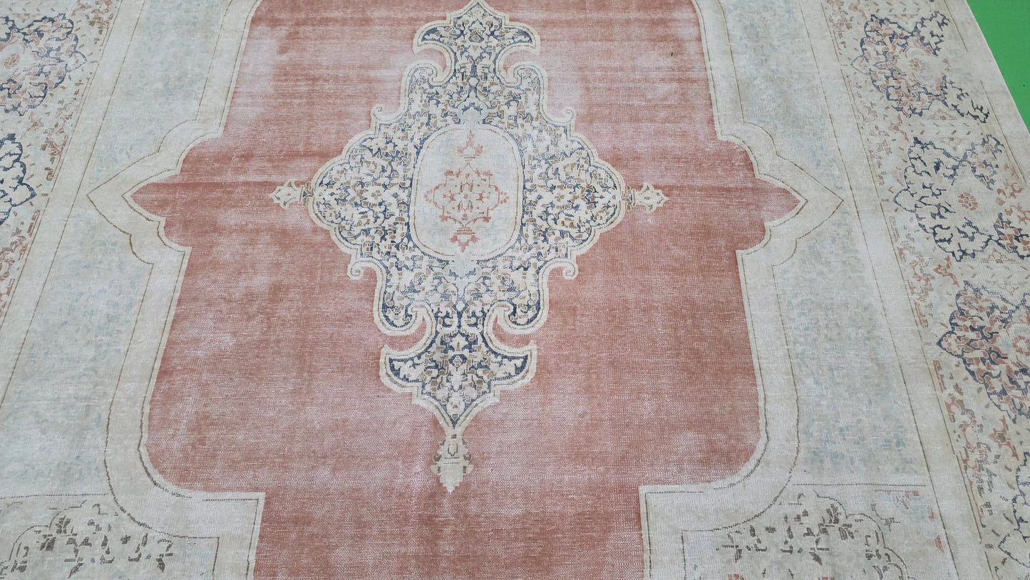 Vintage and Distressed Persian Tabriz rug 425x302cm | Rug# 27139