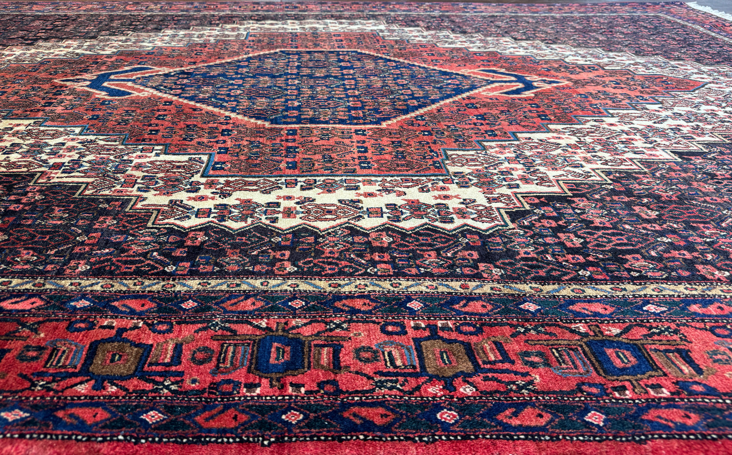 Vintage Senneh, Immaculate condition, rare piece  325x210 cm | Rug# 2845