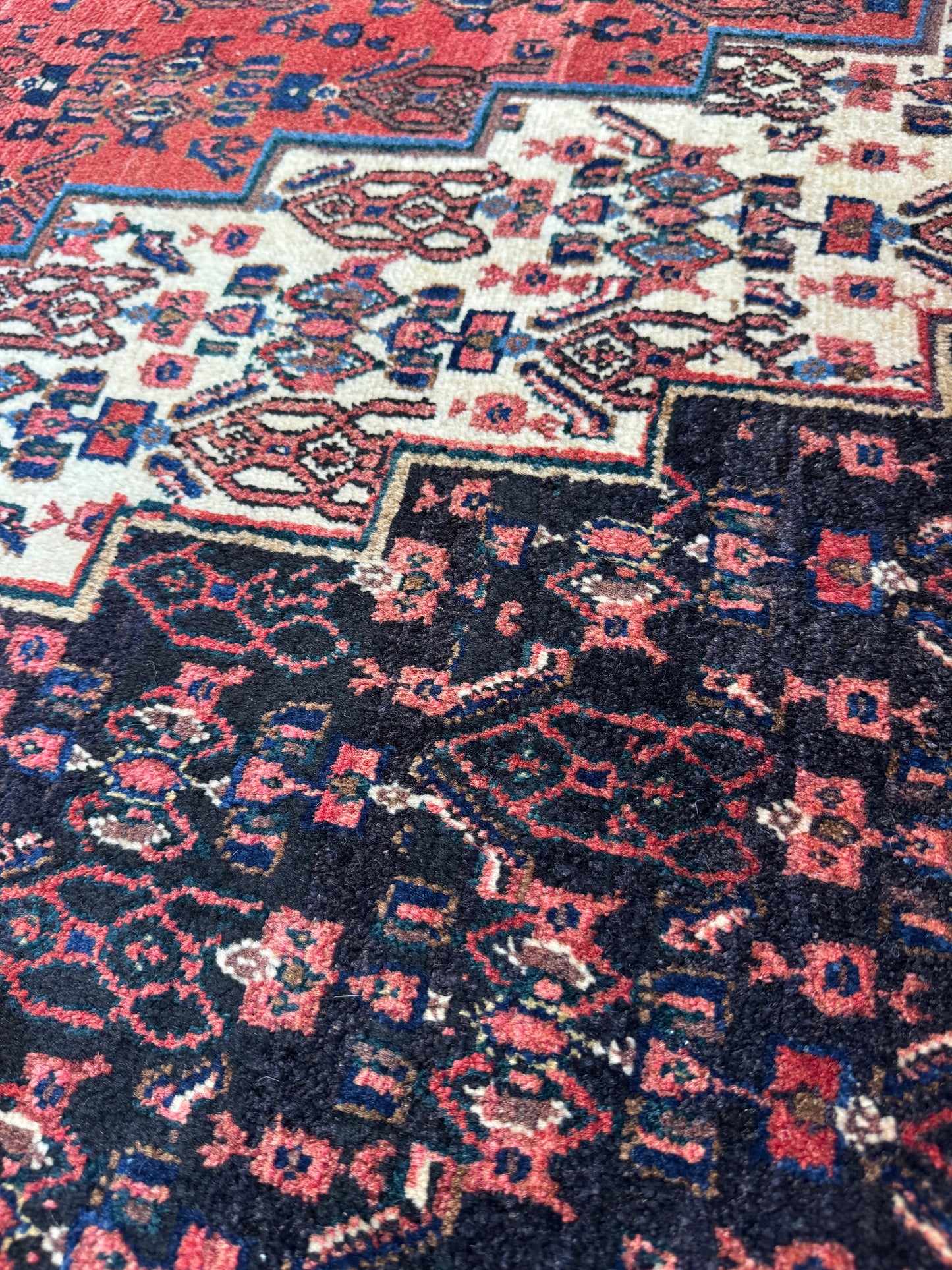 Vintage Senneh, Immaculate condition, rare piece  325x210 cm | Rug# 2845
