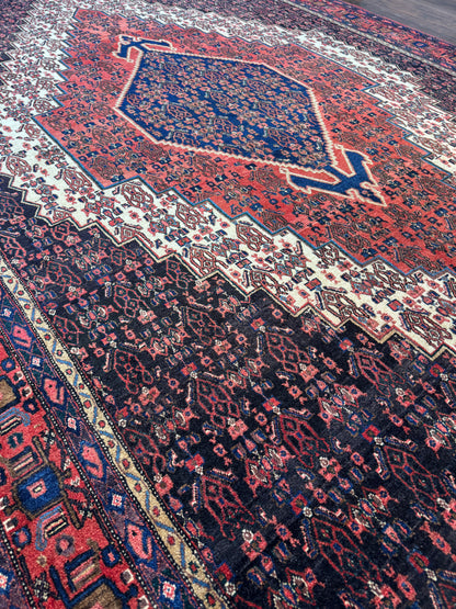 Vintage Senneh, Immaculate condition, rare piece  325x210 cm | Rug# 2845