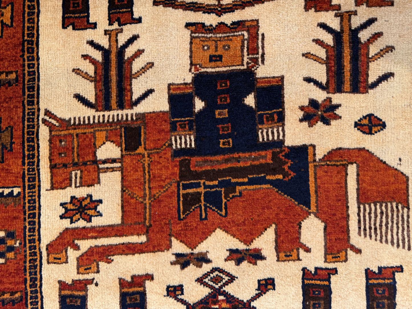 Vintage Luri Pictorial rug, West Persia,  343x135cm | Rug# 3033