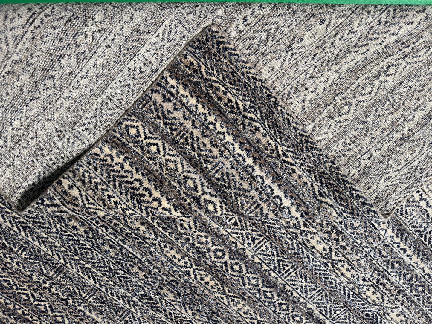 Hand knotted Scandinavian 299×246 cm | Rug# 30416