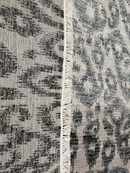 Very fine Agra Modern rug, Ikat design, wool  366x272 cm | Rug# 30739