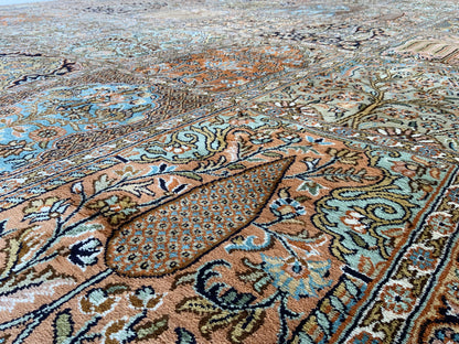 Fine Srinagar, 100% silk pile on a cotton warp  316x219 cm | Rug# 31228