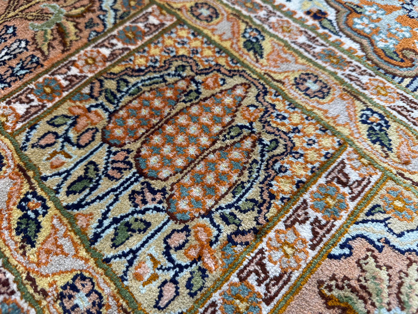 Srinagar silk carpet in 16th century Safavid Garden design 213x155cm | Rug# 31609