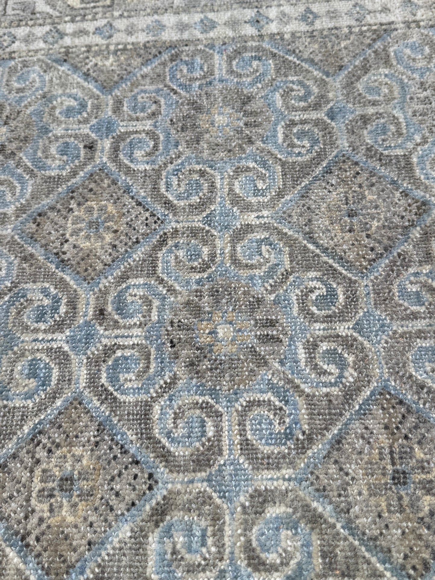 Hand Knotted antique reproduction, 19th century Khotan design  437x360 cm | Rug# 31887
