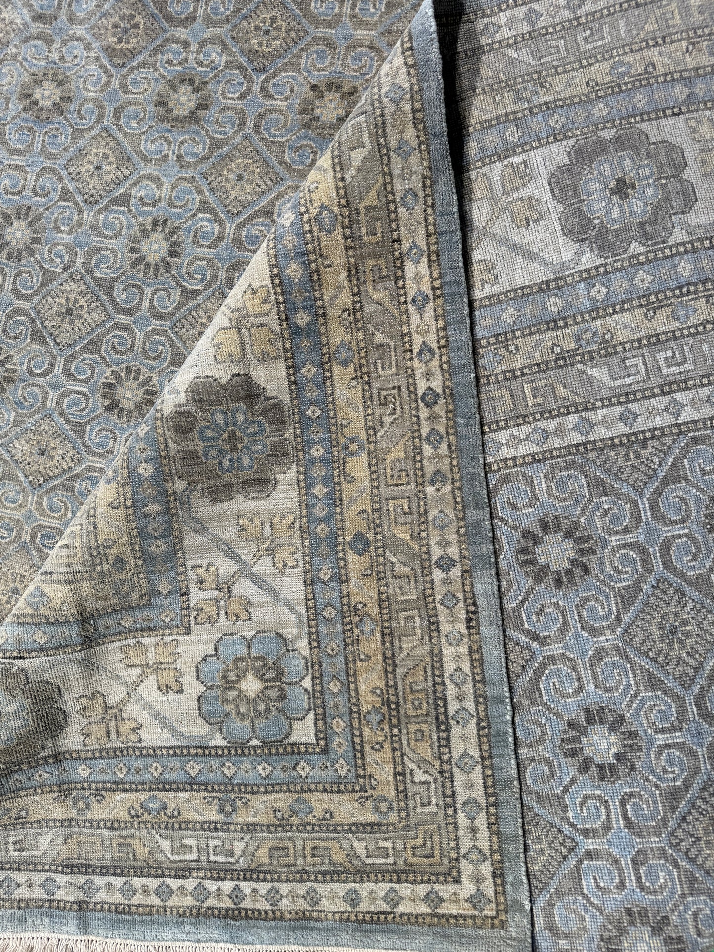 Hand Knotted antique reproduction, 19th century Khotan design  437x360 cm | Rug# 31887