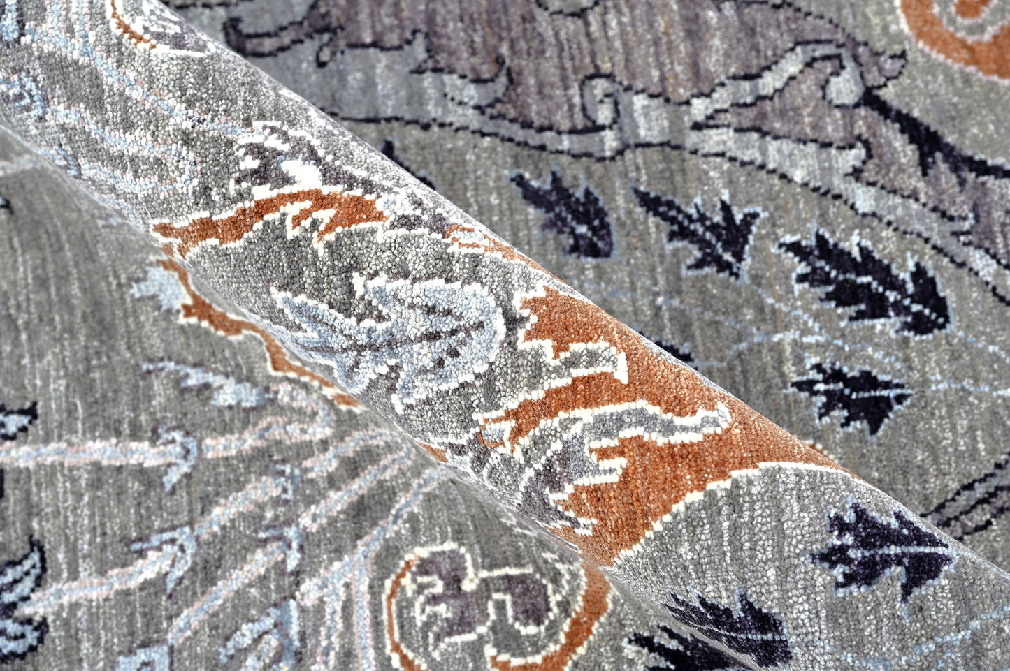 Transitional Garous, 100% handspun Gazi wool pile 202x243cm | Rug# 31998