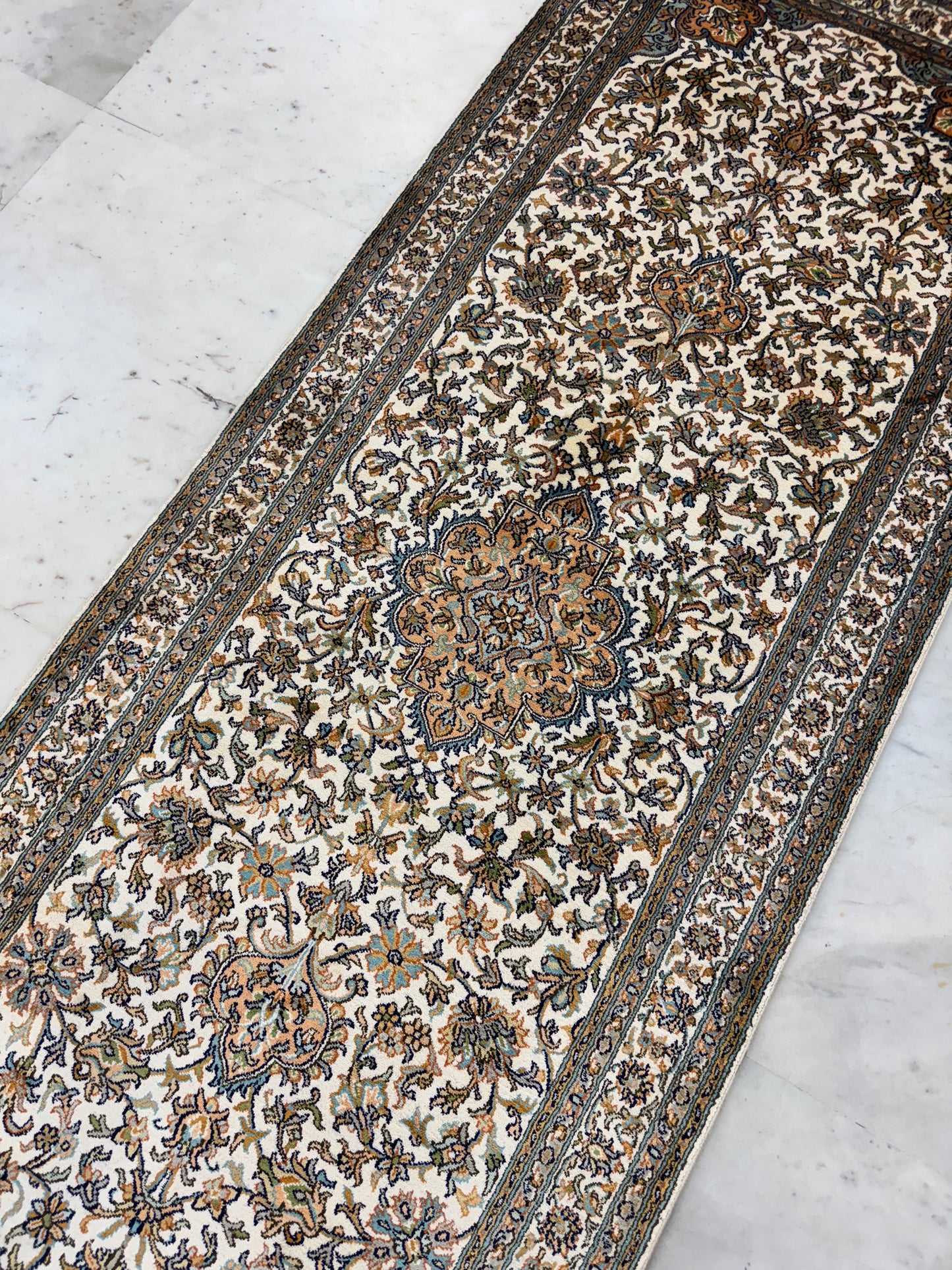 Hand knotted Kashmir pure silk pile runner, 218x79cm | Rug# 32030