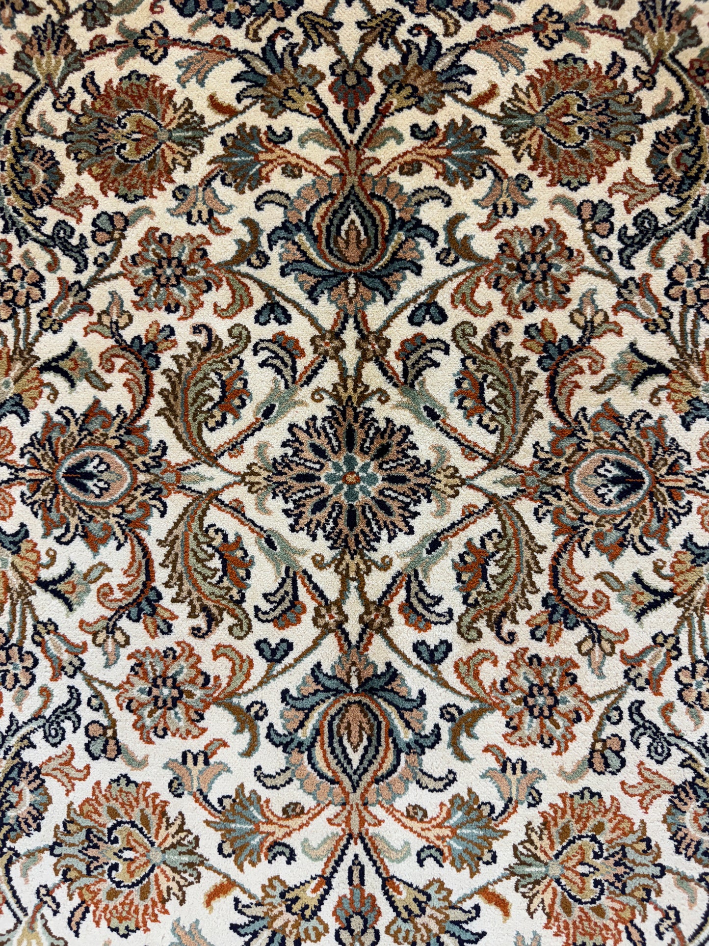 Hand knotted Kashmir pure silk pile rug, 155x94cm | Rug# 32043