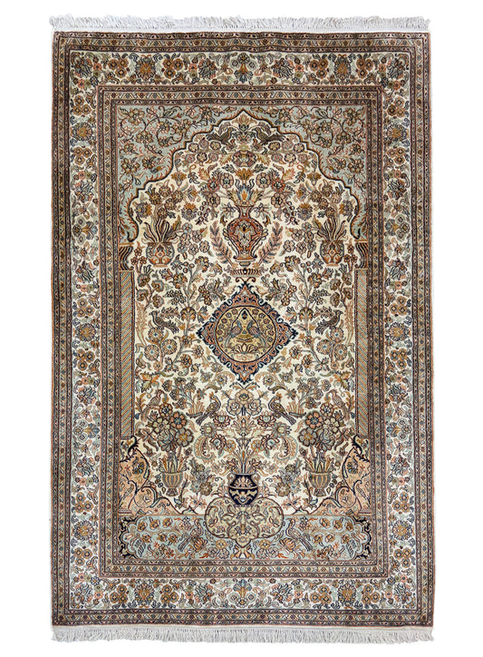 Hand knotted Kashmir pure silk  pile, 187x124cm | Rug# 32052
