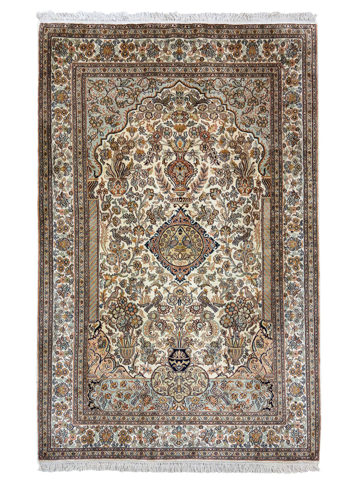 Hand knotted Kashmir pure silk  pile, 187x124cm | Rug# 32052