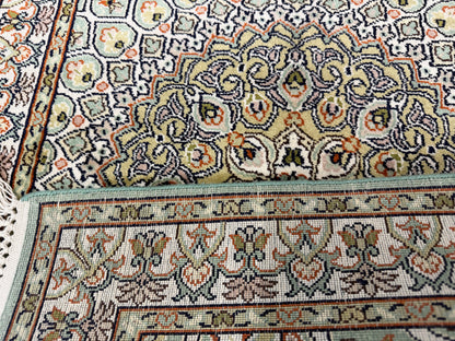 Kashmir Silk Floral Medallion Rug 92x60 cm | Rug# 32147