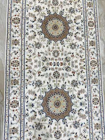 Hand-Knotted Indo-Nain Hall Runner 428x79 cm | Rug# 32204