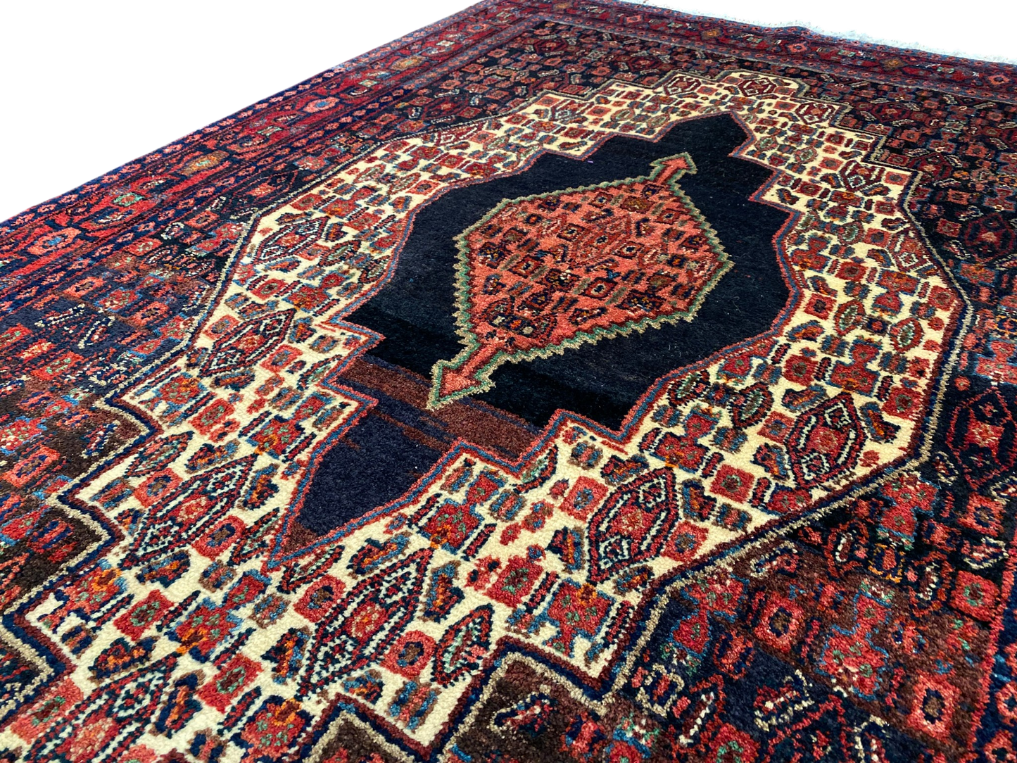 Vintage Kurdi Senneh Rug – Rare Kurdish Piece 182x123cm | Rug# 4095
