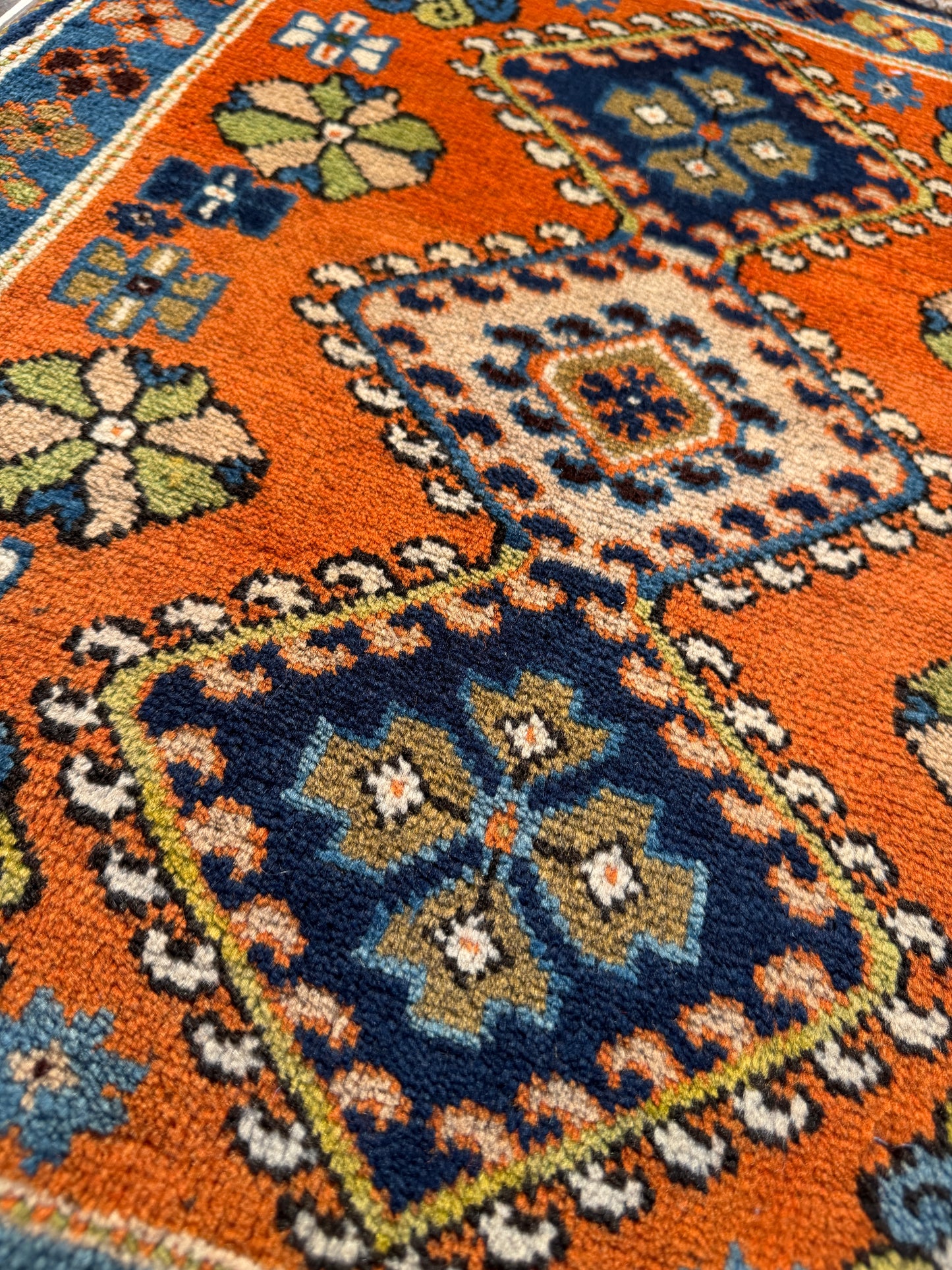 Vintage Yalameh poshtie, circa 1970, Persia,64x55cm | Rug# 4105