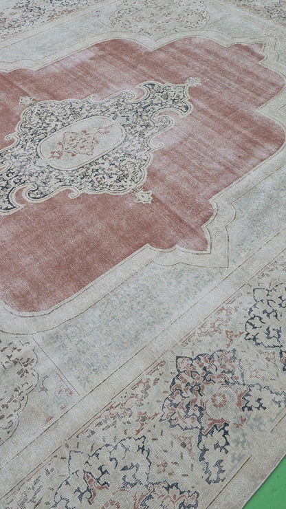 Vintage and Distressed Persian Tabriz rug 425x302cm | Rug# 27139