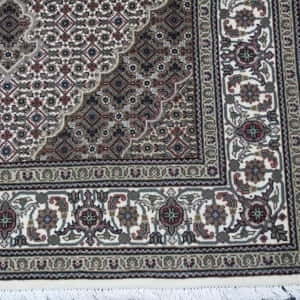Rug# 31049, Superfine Amritsar in Tabriz mahi dsn, NZ wool pile, silk inly, India, size 186x119 cm (2)