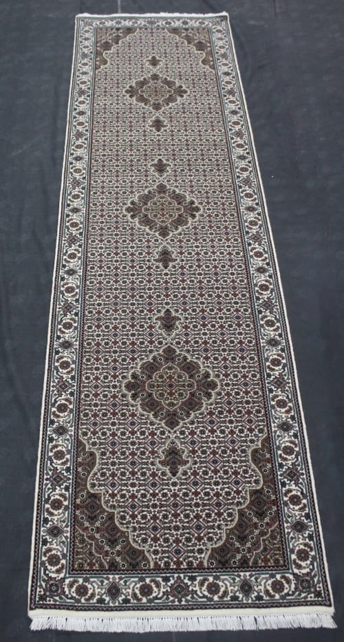 Rug# 31053, Superfine Amritsar in Tabriz mahi dsn, NZ wool pile, silk inly, India, size 306x85 cm
