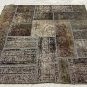 Rug# 7210 A, distressed patchwork modern Persian rug, size 178x173 cm (2)