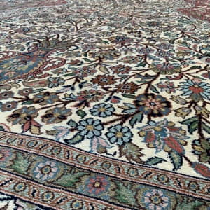 Rug# 31210 Fine Srinagar, 100% silk pile on a cotton warp and weft, Vase Tree Of Life , Kashmir , India, Size 185x122 cm (6)
