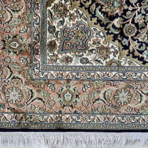 Rug# 31215, Fine Srinagar, 100% silk pile on a cotton warp and weft, Classic Corner and Medallion , Kashmir , India, Size 186x127 cm (4)