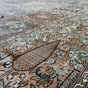 Rug# 31228, Fine Srinagar, 100% silk pile on a cotton warp and weft, Garden design, Kashmir , India, Size 316x219 cm (8)