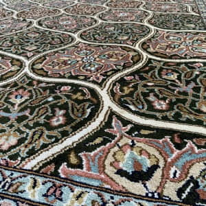 Rug# 31229, Fine Srinagar, 100% silk pile on a cotton warp and weft, Dome design, Kashmir , India, Size 312x217 cm (6)