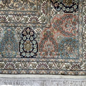 Rug# 31235, Fine Srinagar, 100% silk pile on a cotton warp and weft, Classic Corner and Medallion design , Kashmir , India, Size 366x243 cm (3)