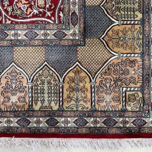 Rug# 31236, Fine Srinagar, 100% silk pile on a cotton warp and weft, Dome design, Kashmir , India, Size 386x275 cm (3)